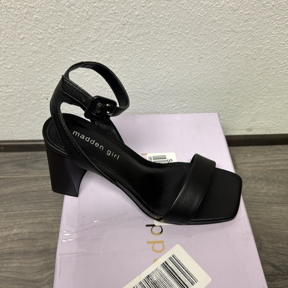 Madden Girl womens Winni black pleather open square toe high heel sandals - Picture 4 of 5